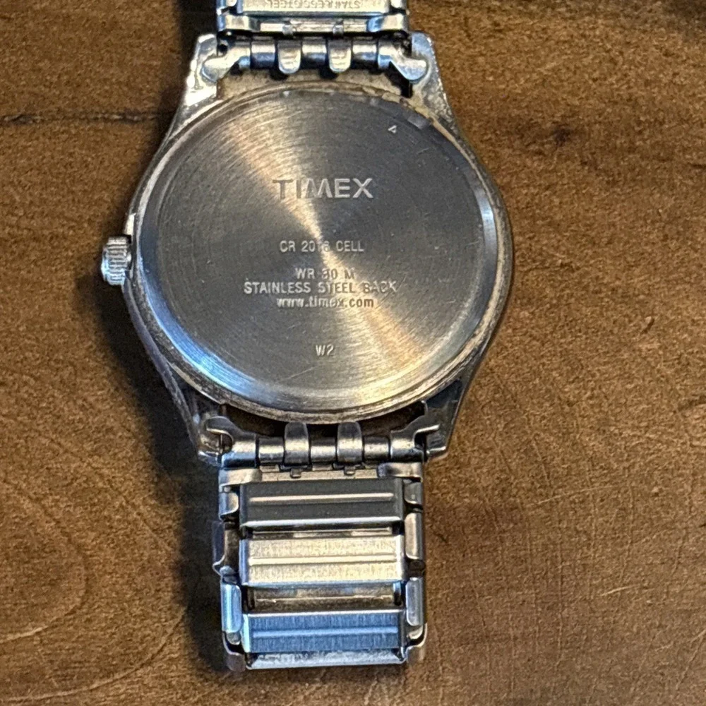 VTG Timex Indiglo Quartz Silver Stainless Bracelet Wrist Watch Date 30m UNTESTED